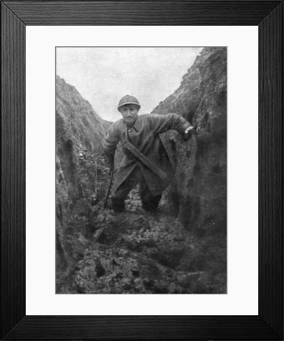 Framed Print : L'annee De Verdun; Un Autre Hiver, Les miseres du soldat: un mauvais boyau en Artois, 1915 (1924) Creator: Unknown Framed Print : L'annee De Verdun; Un Autre Hiver, Les miseres du soldat: un mauvais boyau en Artois, 1915 (1924) Creator: Unknown
