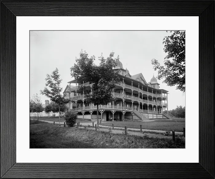 Framed Print : Mount Pleasant House, Mount Pocono, Pa. between 1900 and 1906. Creator: Unknown Framed Print : Mount Pleasant House, Mount Pocono, Pa. between 1900 and 1906. Creator: Unknown