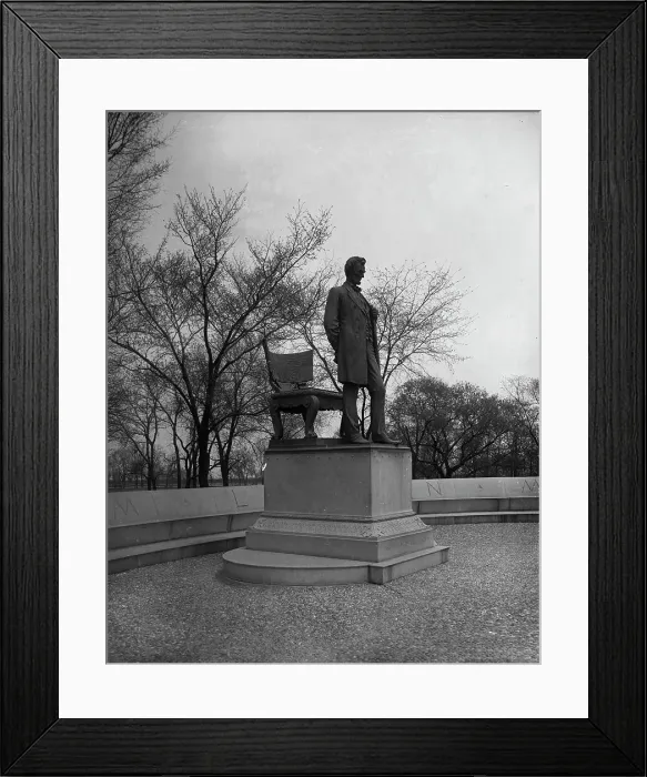 Framed Print : Lincoln statue, [Lincoln Park, Chicago, Ill.], between 1900 and 1905. Creator: Unknown