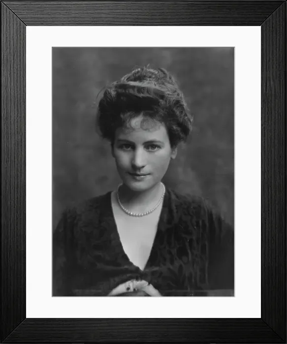 Framed Print : Peckham, Mrs. portrait photograph, 1914 Dec. Creator: Arnold Genthe Framed Print : Peckham, Mrs. portrait photograph, 1914 Dec. Creator: Arnold Genthe