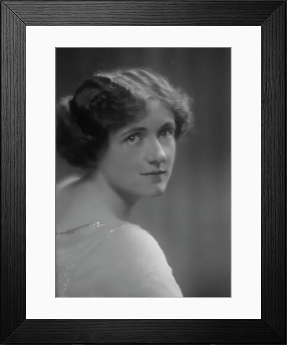 Framed Print : Randell, Mrs. portrait photograph, 1913. Creator: Arnold Genthe Framed Print : Randell, Mrs. portrait photograph, 1913. Creator: Arnold Genthe