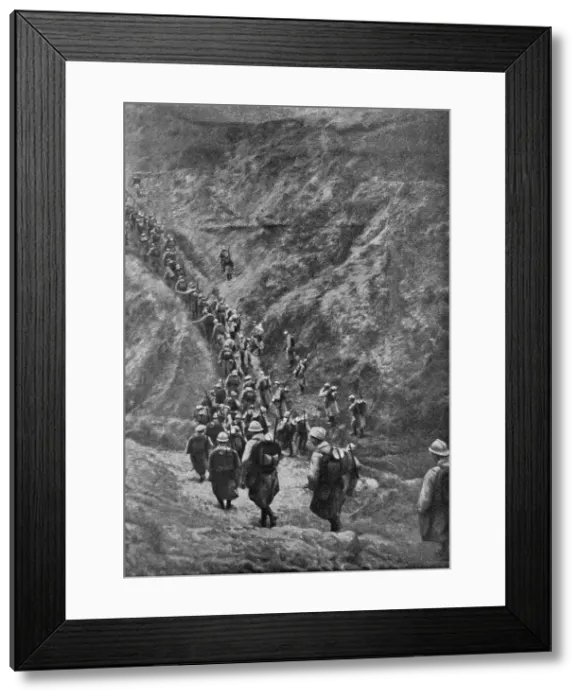 Framed Print : En Macedoine. --Nos operations de police a la frontiere greco-serbe: une compagnie trave... c1916. Creator: Unknown Framed Print : En Macedoine. --Nos operations de police a la frontiere greco-serbe: une compagnie trave... c1916. Creator: Unknown