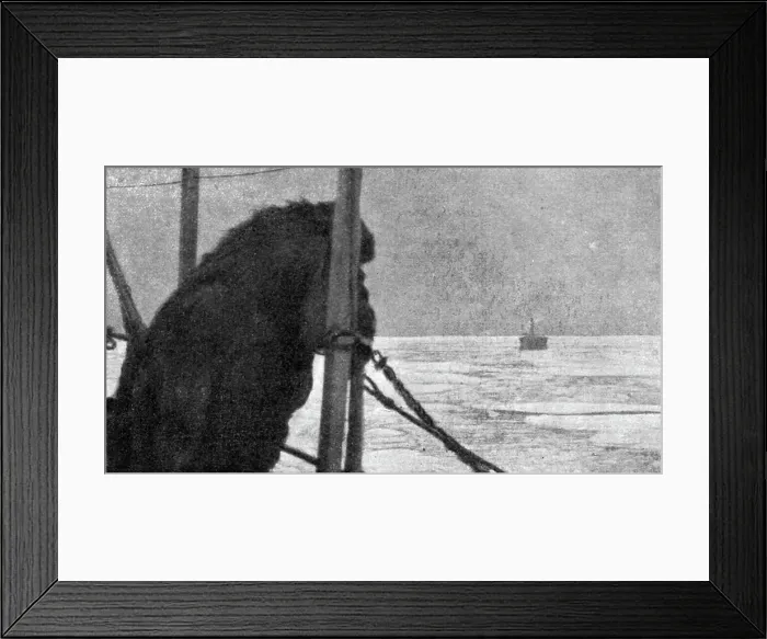 Framed Print : France et Russie; Au large d'Arkhangelsk: par 10o au-dessous de zero, M. Albert Thom... 1916. Creator: Unknown Framed Print : France et Russie; Au large d'Arkhangelsk: par 10o au-dessous de zero, M. Albert Thom... 1916. Creator: Unknown