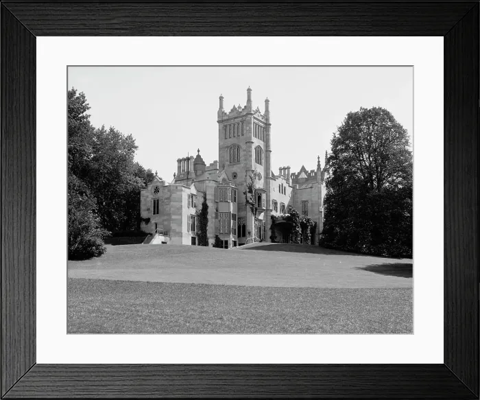 Framed Print : Lyndhurst, home of Mr[s.] [Hele]n Gould Shepard, Tarrytown, N.Y. c.between 1910 and 1920. Creator: Unknown