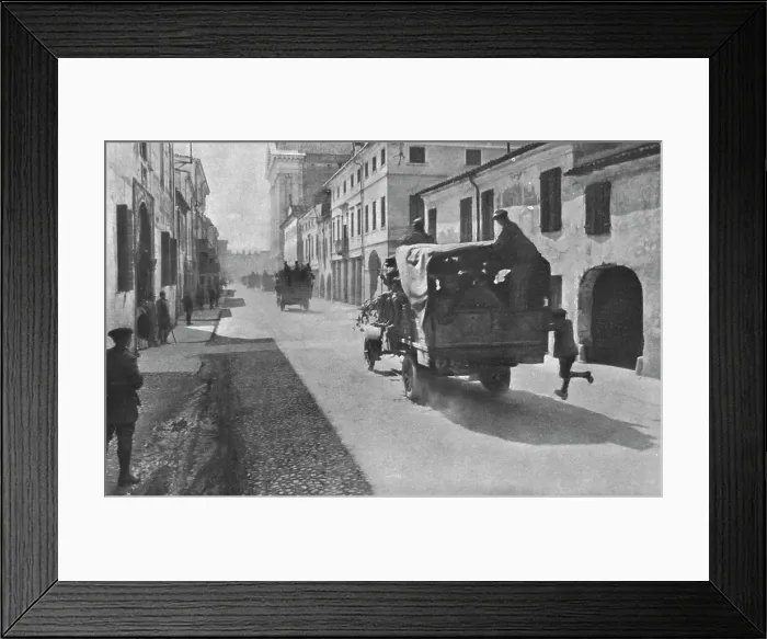 Framed Print : Sur le front Italien; L'Offensive Autrichienne dans le Trentin. Zone de guerre 10 juin 1916. Creator: Unknown Framed Print : Sur le front Italien; L'Offensive Autrichienne dans le Trentin. Zone de guerre 10 juin 1916. Creator: Unknown