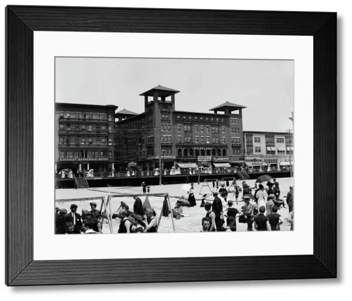 Framed Print : Bathing beach, Atlantic City, N.J. between 1900 and 1910. Creator: Unknown Framed Print : Bathing beach, Atlantic City, N.J. between 1900 and 1910. Creator: Unknown
