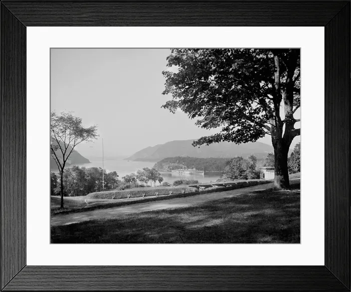 Framed Print : The Narrows, Hudson River, c.between 1910 and 1920. Creator: Unknown Framed Print : The Narrows, Hudson River, c.between 1910 and 1920. Creator: Unknown