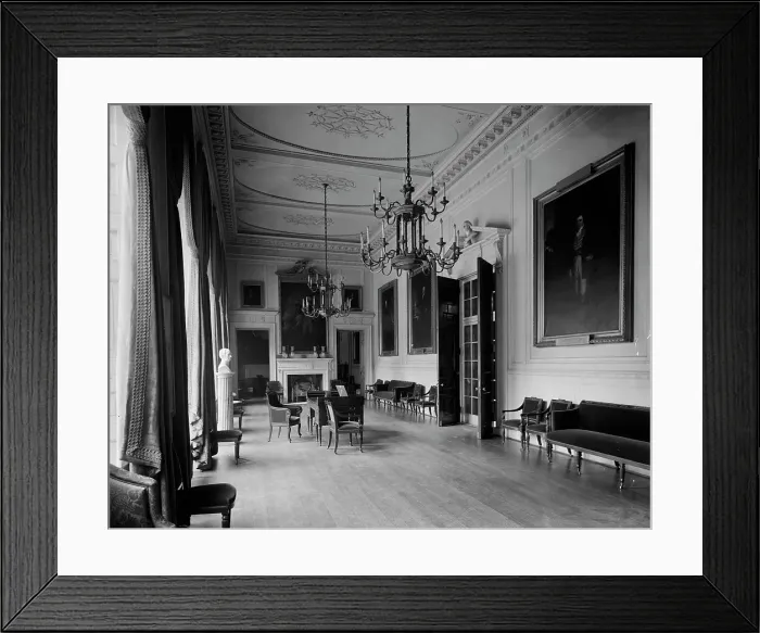 Framed Print : Central hall, Governor's room, City Hall, New York, c.between 1910 and 1920. Creator: Unknown Framed Print : Central hall, Governor's room, City Hall, New York, c.between 1910 and 1920. Creator: Unknown