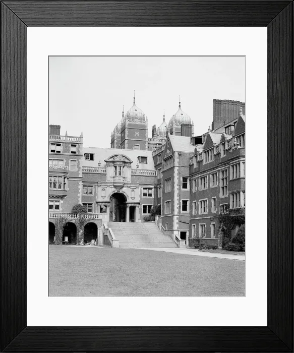 Framed Print : Dormitory arch, U. of Pa. Philadelphia, Pa. c.between 1910 and 1920. Creator: Unknown Framed Print : Dormitory arch, U. of Pa. Philadelphia, Pa. c.between 1910 and 1920. Creator: Unknown