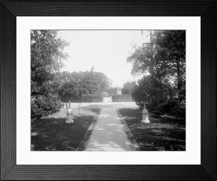 Framed Print : Lafayette Park, Norfolk, Va. c.between 1910 and 1920. Creator: Unknown Framed Print : Lafayette Park, Norfolk, Va. c.between 1910 and 1920. Creator: Unknown