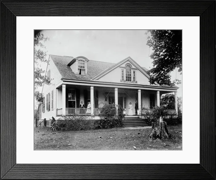 Framed Print : Home of Jefferson Davis, boyhood days, ca 1904. Creator: Unknown Framed Print : Home of Jefferson Davis, boyhood days, ca 1904. Creator: Unknown