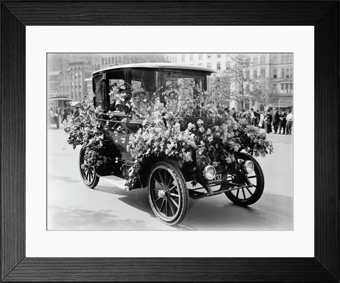 Framed Print : Odell, Mrs. George, Woman Suffragette, 1914. Creator: Harris & Ewing. Odell, Mrs. George, Woman Suffragette, 1914. Creator: Harris & Ewing Framed Print : Odell, Mrs. George, Woman Suffragette, 1914. Creator: Harris & Ewing. Odell, Mrs. George, Woman Suffragette, 1914. Creator: Harris & Ewing