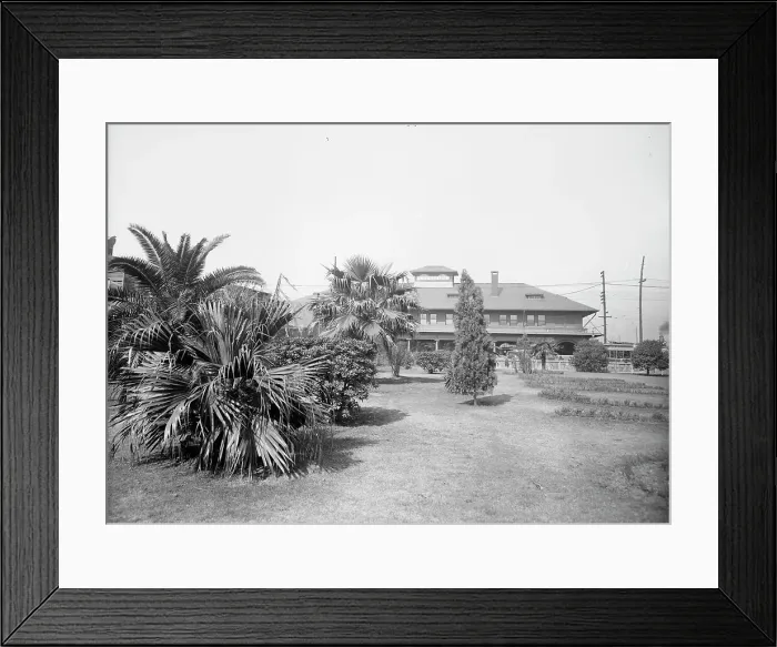 Framed Print : Union Station Park, New Orleans, La. c1906. Creator: Unknown Framed Print : Union Station Park, New Orleans, La. c1906. Creator: Unknown