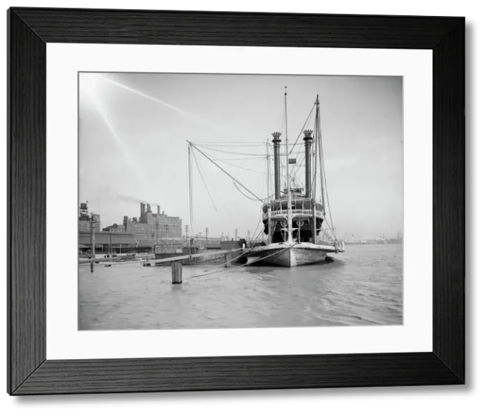 Framed Print : Mississippi River packet, New Orleans, Louisiana, between 1900 and 1910. Creator: Unknown Framed Print : Mississippi River packet, New Orleans, Louisiana, between 1900 and 1910. Creator: Unknown