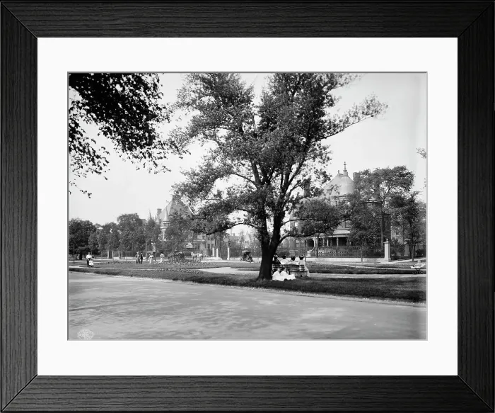 Framed Print : Drexel Boulevard, Chicago, Ill. c1907. Creator: Unknown Framed Print : Drexel Boulevard, Chicago, Ill. c1907. Creator: Unknown