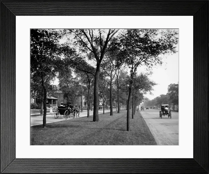 Framed Print : Grand Boulevard, Chicago, Ill. c1907. Creator: Unknown Framed Print : Grand Boulevard, Chicago, Ill. c1907. Creator: Unknown