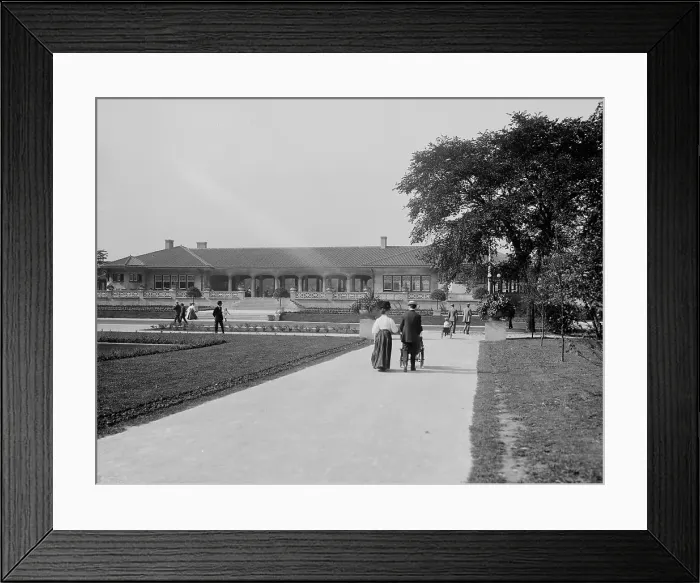 Framed Print : Resting house, Jackson Park, Chicago, Ill. c1907. Creator: Unknown Framed Print : Resting house, Jackson Park, Chicago, Ill. c1907. Creator: Unknown