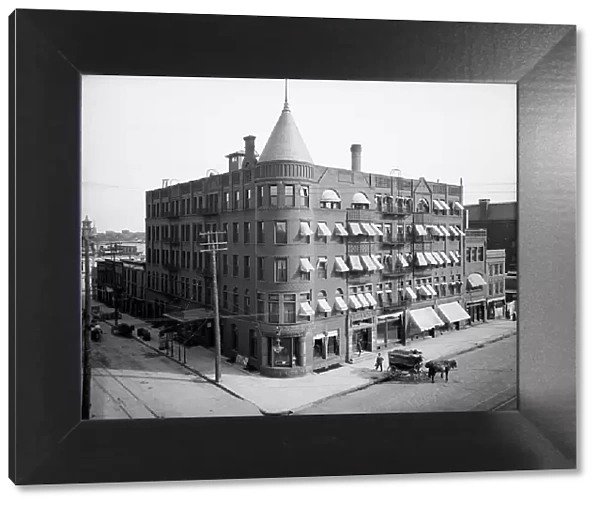 Hotel Vincent, Saginaw, Mich. between 1900 and 1910. Creator: Unknown
