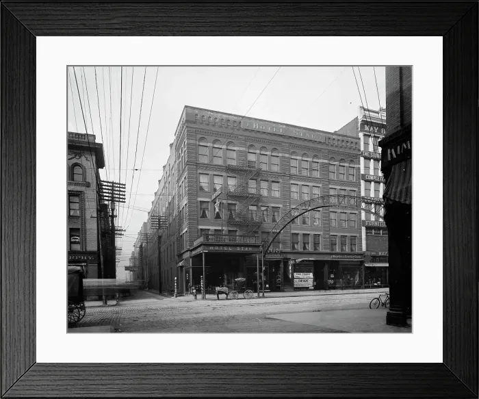 Framed Print : Hotel Star, Columbus, Ohio, between 1900 and 1910. Creator: Unknown Framed Print : Hotel Star, Columbus, Ohio, between 1900 and 1910. Creator: Unknown