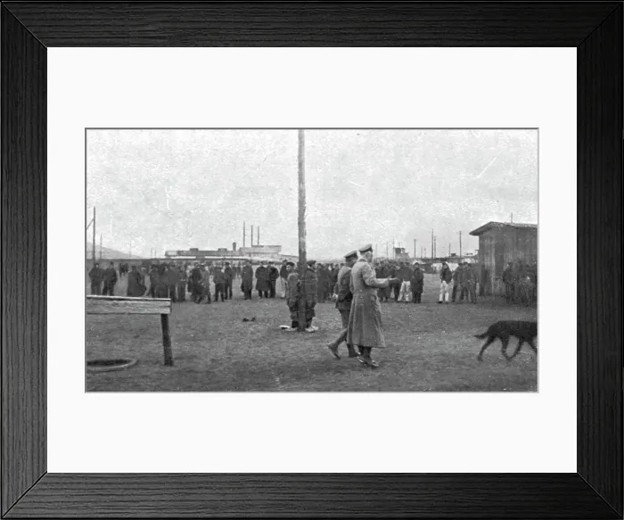 Framed Print : Les prisonniers de guerre en allemagne; au camp de Soltau (Hanovre) : un Francais... 1916. Creator: Unknown Framed Print : Les prisonniers de guerre en allemagne; au camp de Soltau (Hanovre) : un Francais... 1916. Creator: Unknown