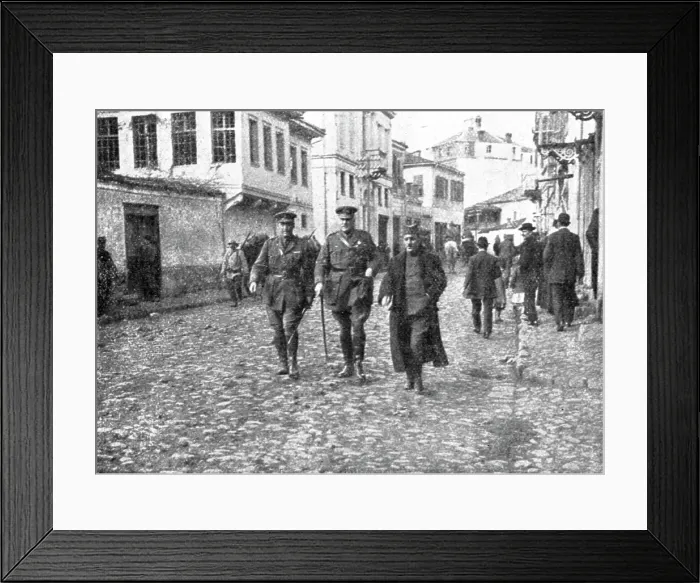 Framed Print : Les allies a Monastir; L'amiral anglais Troubridge, visitant la ville reconquise, 1916. Creator: Unknown Framed Print : Les allies a Monastir; L'amiral anglais Troubridge, visitant la ville reconquise, 1916. Creator: Unknown
