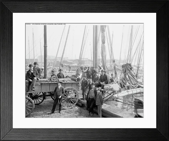 Framed Print : Unloading oyster luggers, Baltimore, Md. (1905?). Creator: Unknown Framed Print : Unloading oyster luggers, Baltimore, Md. (1905?). Creator: Unknown