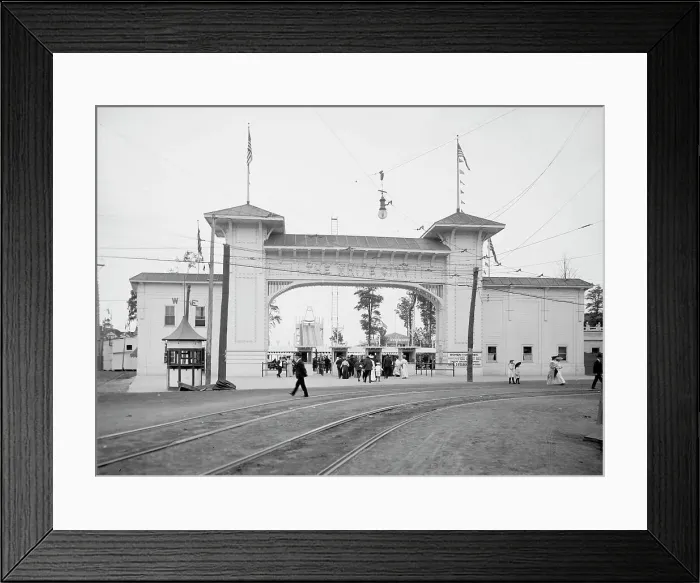 Framed Print : Entrance to the White City, Cleveland, O[hio], between 1900 and 1906. Creator: Unknown