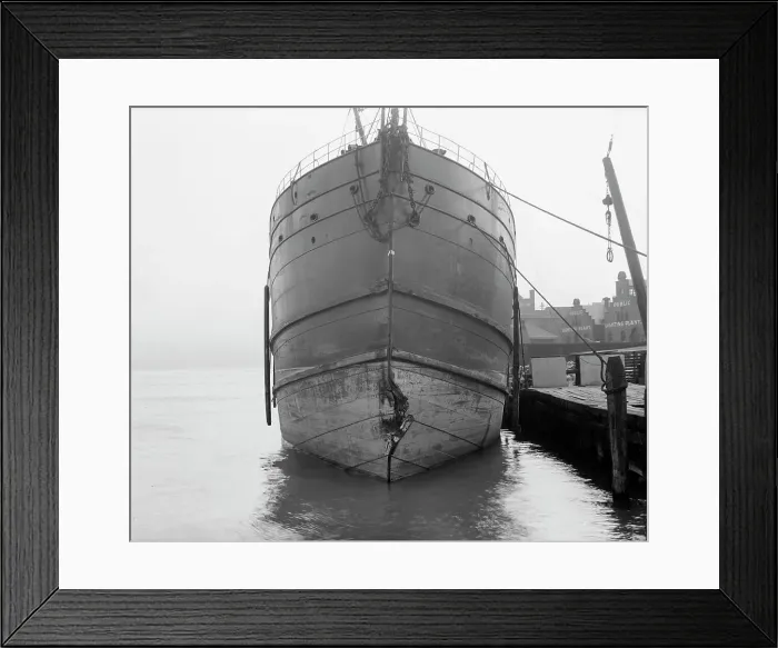 Framed Print : Unidentified freighter, Detroit, Mich. between 1906 and 1915. Creator: Unknown Framed Print : Unidentified freighter, Detroit, Mich. between 1906 and 1915. Creator: Unknown