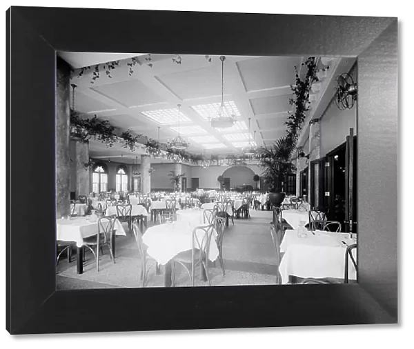 Edelweiss Cafe, main dining room from southwest corner, Detroit, Mich. between 1905 and 1915. Creator: Unknown