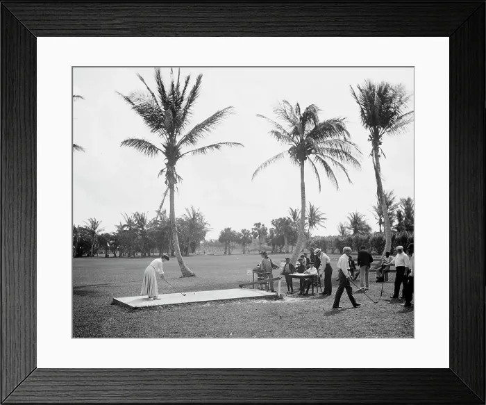 Framed Print : No. 1 tee, Golf Links, Palm Beach, Fla. c1904. Creator: Unknown Framed Print : No. 1 tee, Golf Links, Palm Beach, Fla. c1904. Creator: Unknown