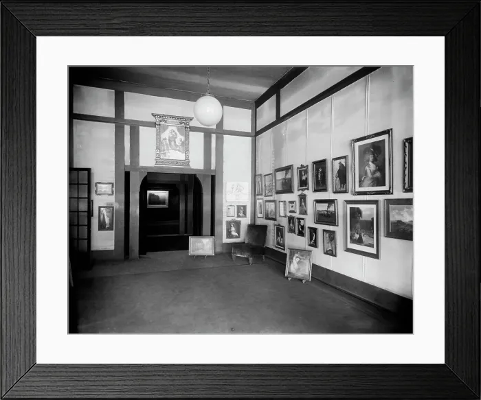 Framed Print : Detroit Photographic Company, interior, Detroit, Mich. between 1905 and 1915. Creator: Unknown Framed Print : Detroit Photographic Company, interior, Detroit, Mich. between 1905 and 1915. Creator: Unknown