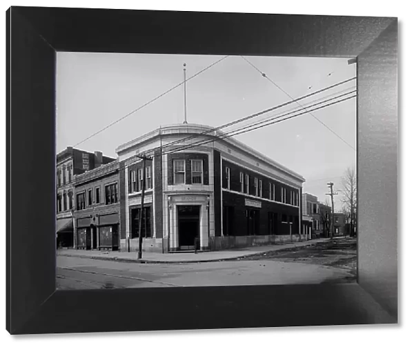 Michigan Avenue branch, Dime Savings Bank, Detroit, Mich. between 1905 and 1915. Creator: Unknown