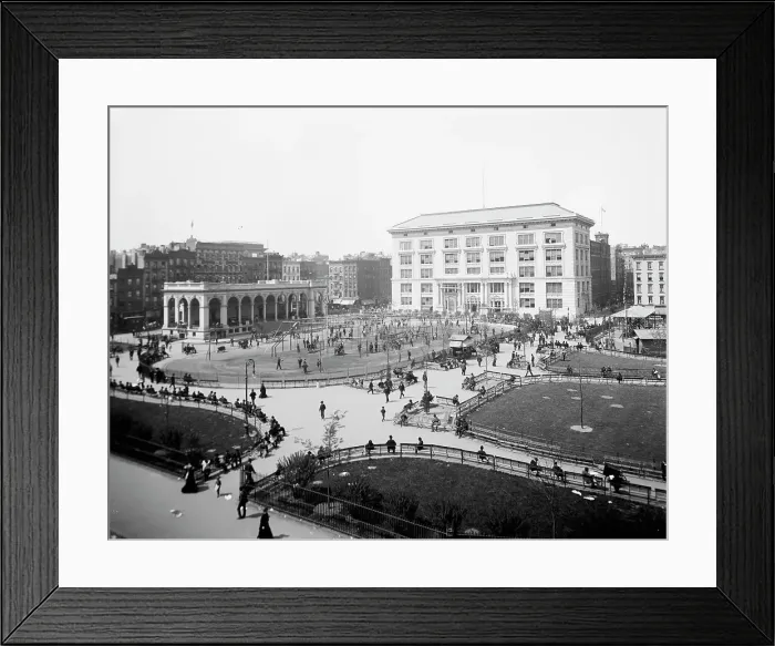 Framed Print : Seward Park, New York, N.Y. between 1900 and 1910. Creator: Unknown Framed Print : Seward Park, New York, N.Y. between 1900 and 1910. Creator: Unknown
