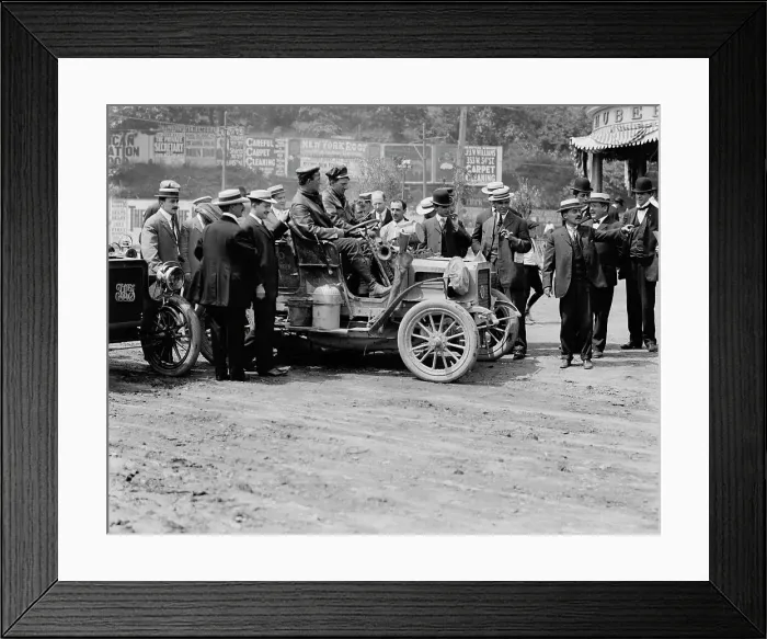 Framed Print : REO Mountaineer, New York to San Francisco and back, between 1900 and 1905. Creator: Unknown Framed Print : REO Mountaineer, New York to San Francisco and back, between 1900 and 1905. Creator: Unknown