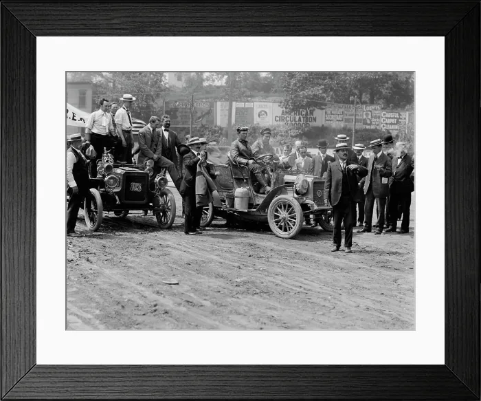 Framed Print : REO Mountaineer, New York to San Francisco and back, between 1900 and 1905. Creator: Unknown Framed Print : REO Mountaineer, New York to San Francisco and back, between 1900 and 1905. Creator: Unknown