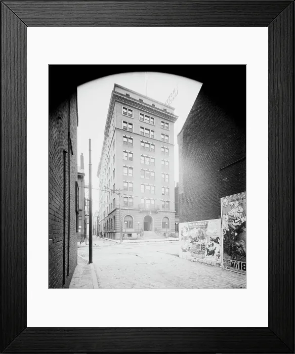 Framed Print : Hotel Lincoln, [Pittsburgh, Pa.], between 1900 and 1905. Creator: Unknown