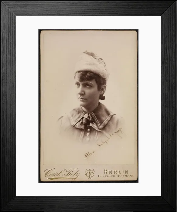 Framed Print : Portrait of the pianist and composer Mon Schjelderup (1870-1934). Creator: Photo studio Carl Tietz, Berlin (1863-1934) Framed Print : Portrait of the pianist and composer Mon Schjelderup (1870-1934). Creator: Photo studio Carl Tietz, Berlin (1863-1934)