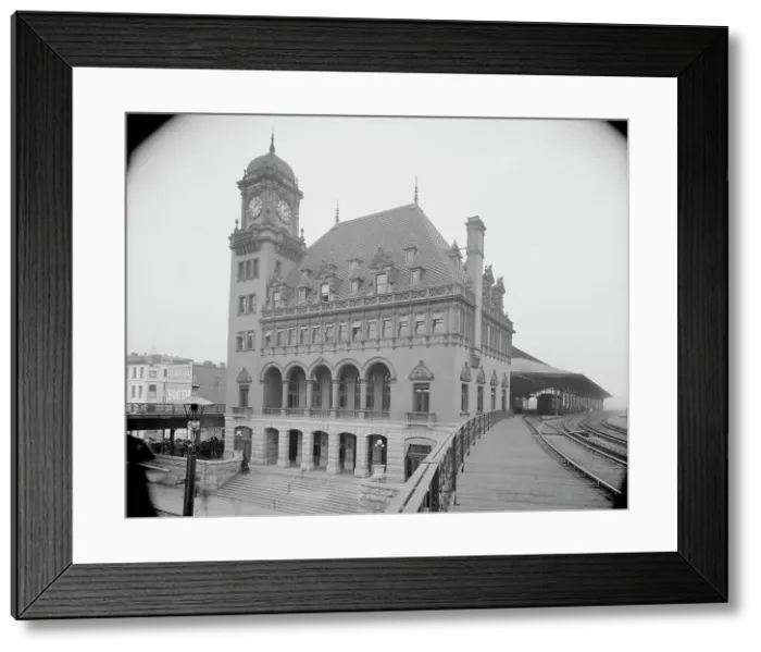 Framed Print : C. and O. Ry. station, Richmond, Va. between 1900 and 1905. Creator: Unknown Framed Print : C. and O. Ry. station, Richmond, Va. between 1900 and 1905. Creator: Unknown