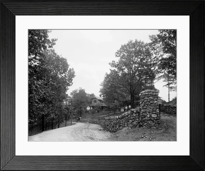 Framed Print : National Boulevard, Missionary Ridge, Tenn. c1907. Creator: Unknown Framed Print : National Boulevard, Missionary Ridge, Tenn. c1907. Creator: Unknown