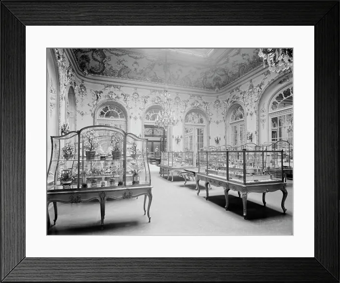 Framed Print : The Jade room, Metropolitan Museum of Art, New York, c1907. Creator: Unknown Framed Print : The Jade room, Metropolitan Museum of Art, New York, c1907. Creator: Unknown