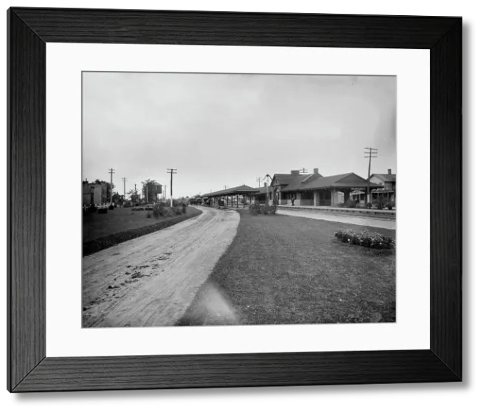 Framed Print : Elmhurst, Ill. C. & N.W. Ry. [Chicago and North Western Railway] Station, between 1880 and 1899. Creator: Unknown. Elmhurst, Ill. C. & N.W. Ry. [Chicago and North Western Railway] Station, between 1880 and 1899. Creator: Unknown