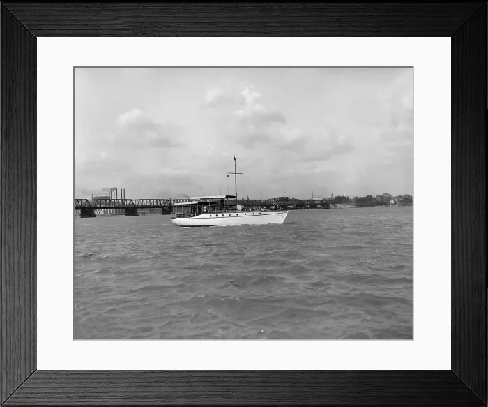Framed Print : Yacht Althea, broadside (H. Murphy's yacht), between 1907 and 1915. Creator: Unknown Framed Print : Yacht Althea, broadside (H. Murphy's yacht), between 1907 and 1915. Creator: Unknown