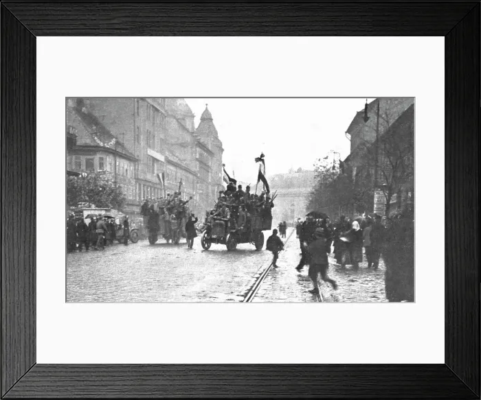 Framed Print : La Chute des Habsbourg; Camions automobiles charges de soldats revolutionnaires circulant... 1918 Creator: Emery Revesz-Biro Framed Print : La Chute des Habsbourg; Camions automobiles charges de soldats revolutionnaires circulant... 1918 Creator: Emery Revesz-Biro