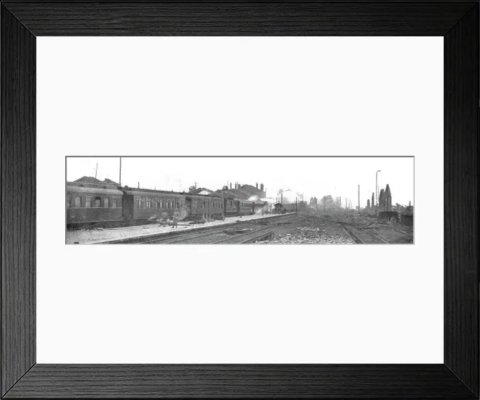 Framed Print : La Capitulation Allemande; Le train qui conduisit les plenipotentiaires allemands... 1918. Creator: Unknown Framed Print : La Capitulation Allemande; Le train qui conduisit les plenipotentiaires allemands... 1918. Creator: Unknown