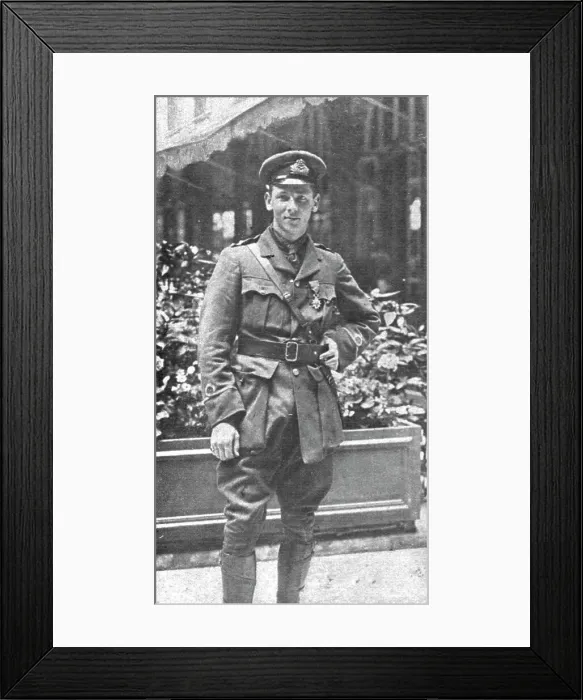 Framed Print : Un heros de l'aviation Britannique; le Lieutenant Warneford, photographie a Paris... 1915. Creator: Unknown Framed Print : Un heros de l'aviation Britannique; le Lieutenant Warneford, photographie a Paris... 1915. Creator: Unknown