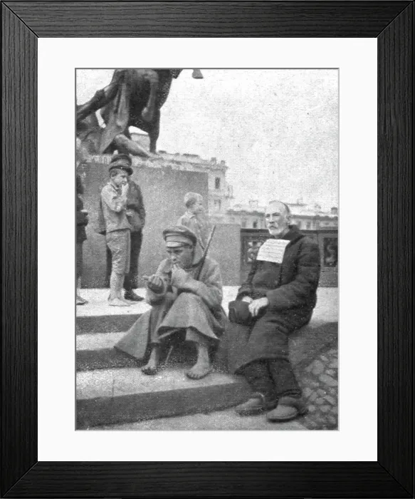 Framed Print : La Fin de Trois Empires; Dans la Russie des Soviets... 1918. Creator: Unknown Framed Print : La Fin de Trois Empires; Dans la Russie des Soviets... 1918. Creator: Unknown