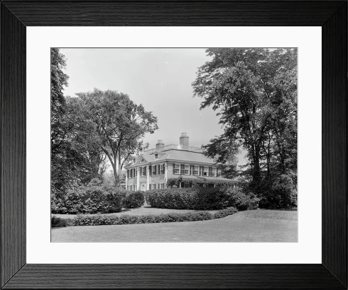 Framed Print : Craigie, Longfellow House, Cambridge, Mass. between 1900 and 1920. Creator: Unknown Framed Print : Craigie, Longfellow House, Cambridge, Mass. between 1900 and 1920. Creator: Unknown