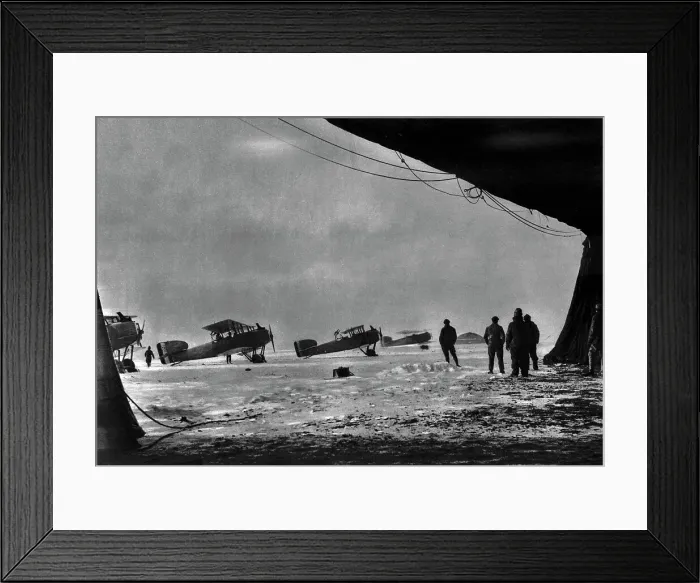 Framed Print : Sur le Terrain d'une Escadrille en Hiver; depart d'avions Breguet pour une reconnaissance... 1916 Creator: Unknown Framed Print : Sur le Terrain d'une Escadrille en Hiver; depart d'avions Breguet pour une reconnaissance... 1916 Creator: Unknown