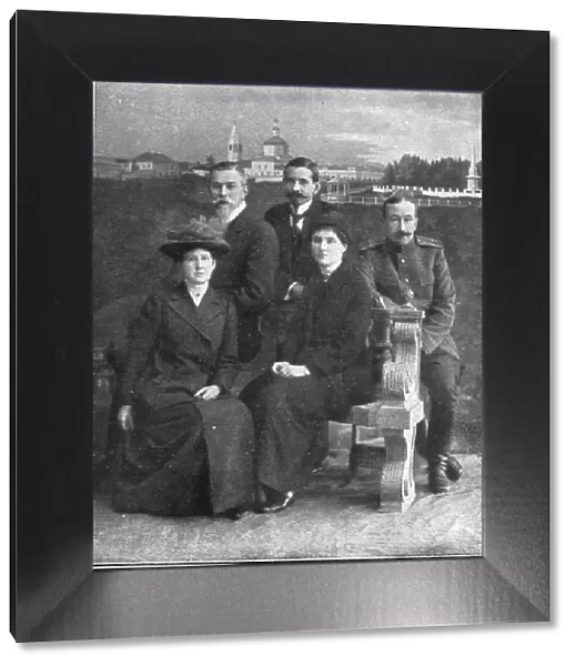 La fin tragique des Romanof; De ce groupe de cinc personnes, M. Pierre Gilliard seul... 1918. Creator: Unknown