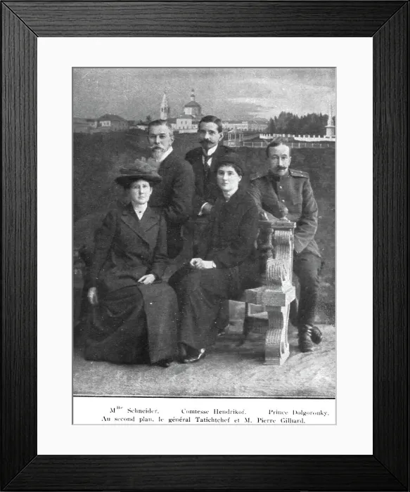 Framed Print : La fin tragique des Romanof; De ce groupe de cinc personnes, M. Pierre Gilliard seul... 1918. Creator: Unknown Framed Print : La fin tragique des Romanof; De ce groupe de cinc personnes, M. Pierre Gilliard seul... 1918. Creator: Unknown